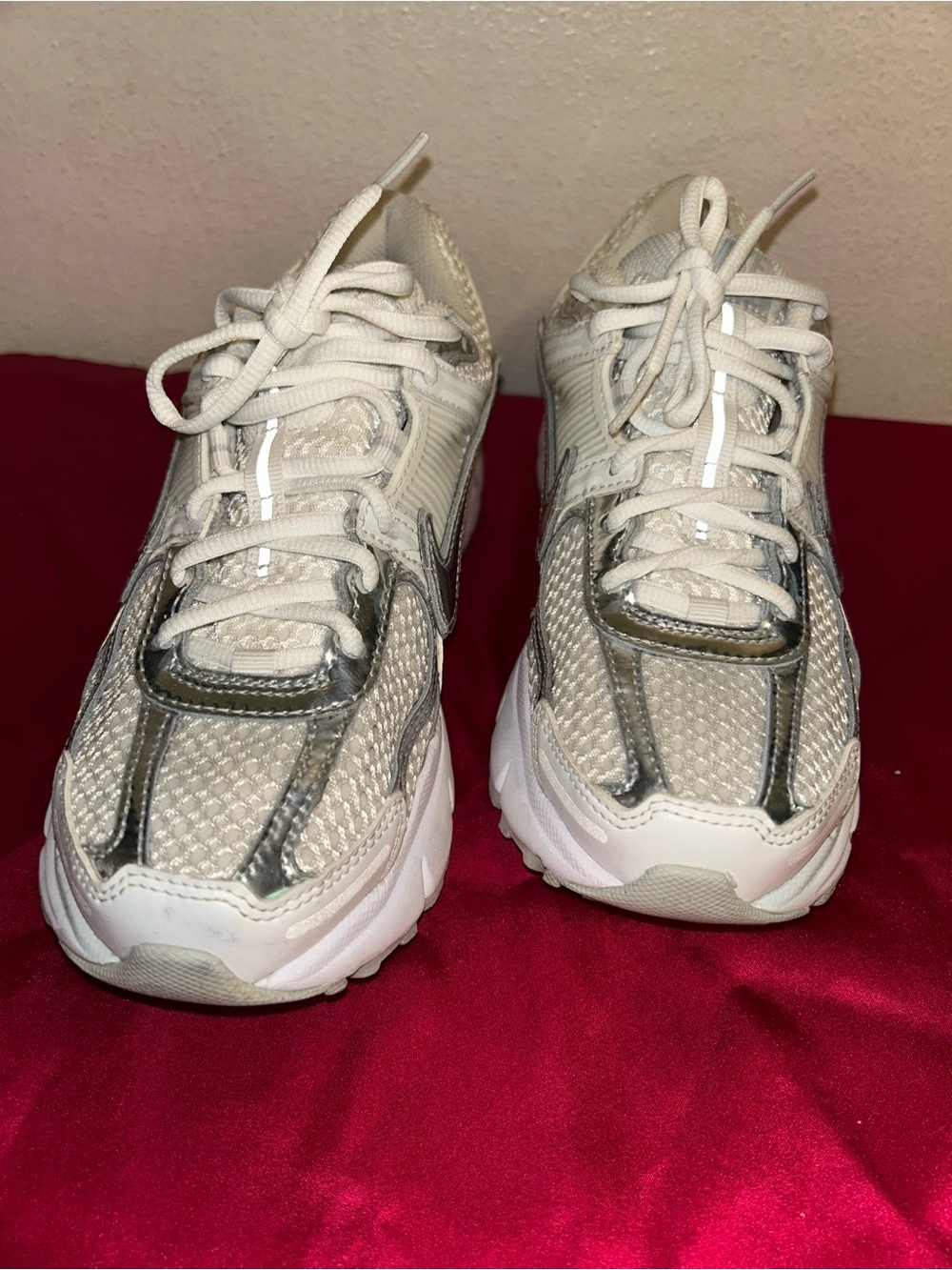 Nike Zoom Vemero Women’s White and Silver Mesh Sneakers